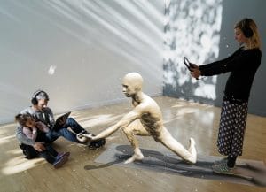 0AR image using augmented reality